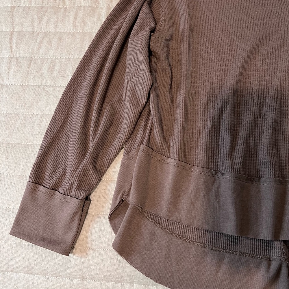 Comfortable Blouse - Picture 3 of 8
